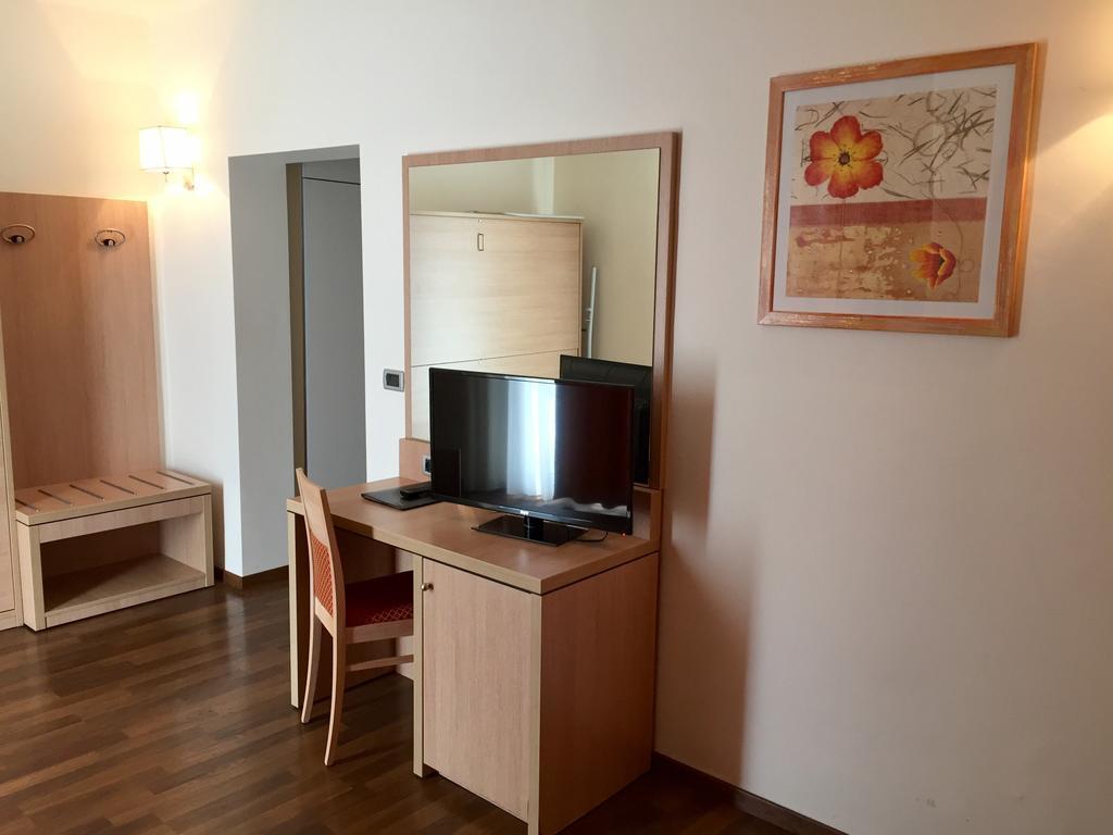 Hotel Capo Reamol Limone sul Garda Esterno foto
