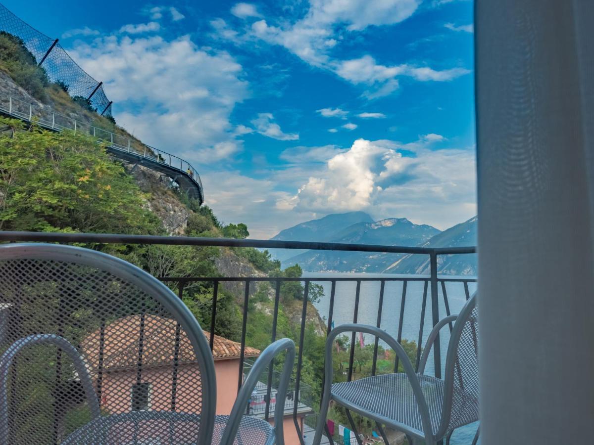 Hotel Capo Reamol Limone sul Garda Esterno foto