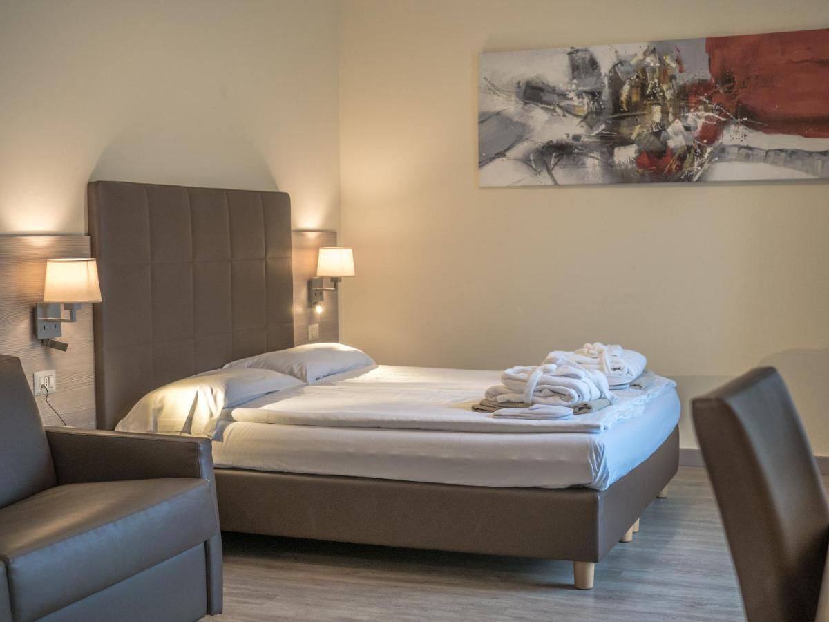 Hotel Capo Reamol Limone sul Garda Esterno foto
