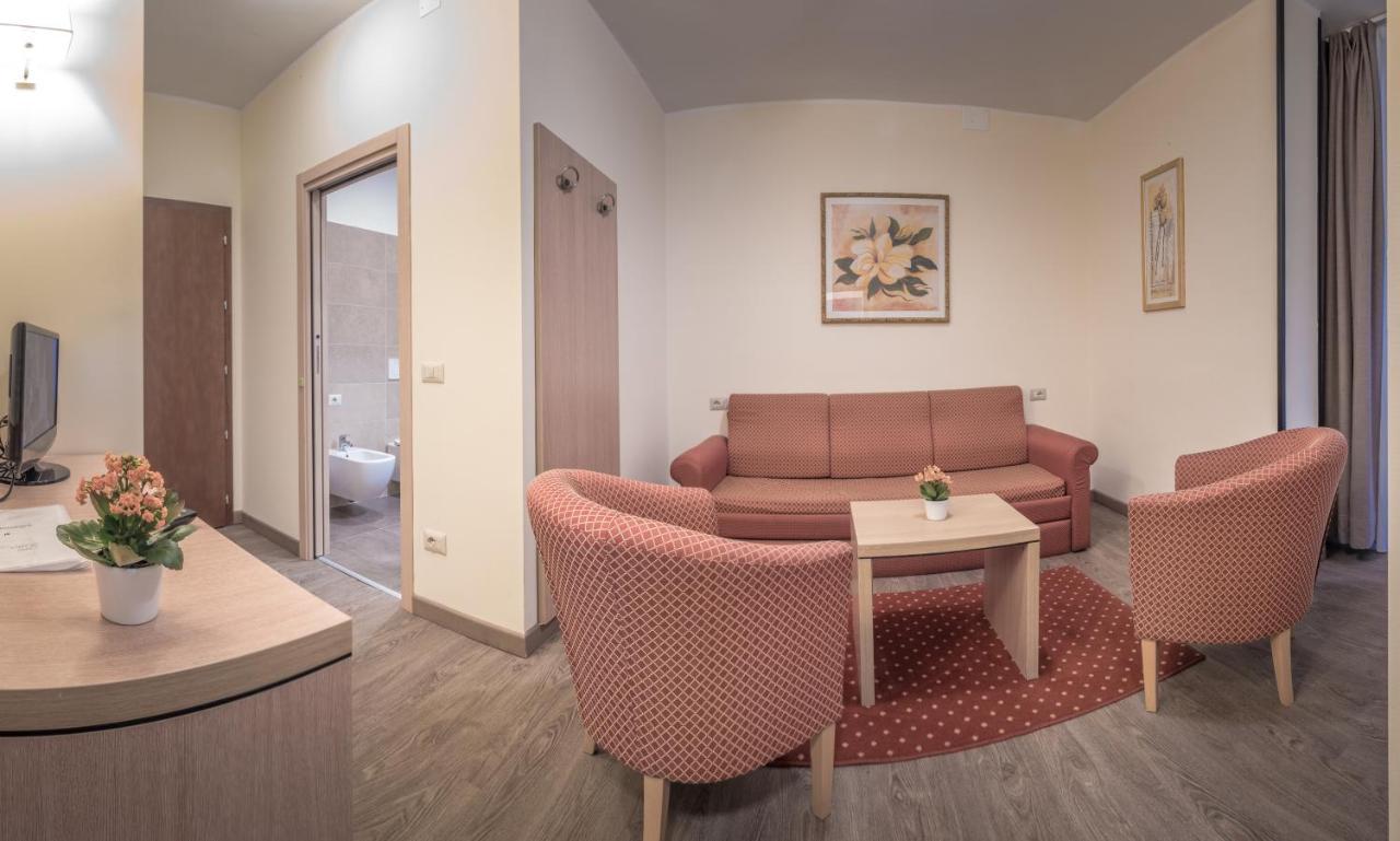 Hotel Capo Reamol Limone sul Garda Esterno foto